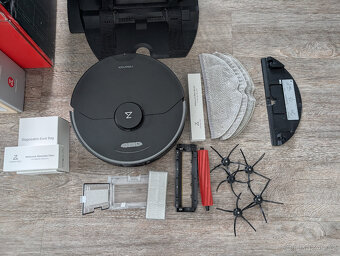Roborock s7 MaxV Ultra s multifunční stanicí a vysoušečem - 2