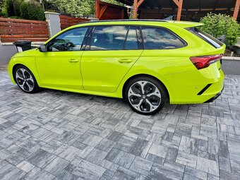 Prodám nebo přenechám úvěr na Octavia RS combi - 2