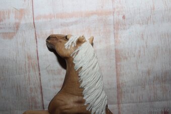 Poškozené figurky koní Schleich II - 2