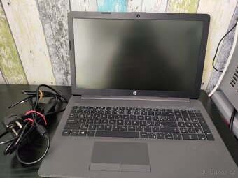 Prodám kvalitní notebook HPns Ryzen, 12 GB RAM DDR4 - 2