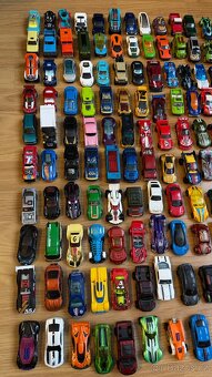 Hot Wheels 138x + box - 2