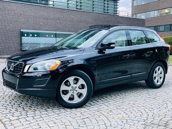 Volvo XC60 2.4 D5 4x4 5VÁLEC MANUÁL VÝHŘEV KAMERA TAŽNÉ - 2