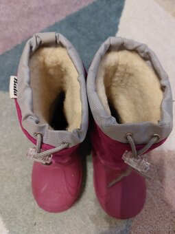 Prodám holčičí sněhule Baťa vel. 27/28 - 2