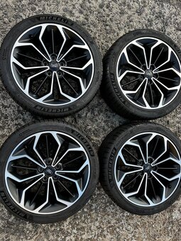 Ford Focus ST-Line , 235/40/18 Michelin - 2