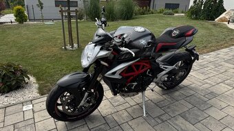 MV Agusta Brutale 800,nové pneu,mnoho doplňků,TOP STAV,ČR - 2