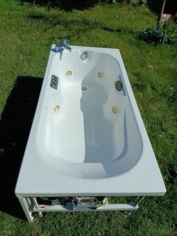 MASÁŽNÍ VANA org.JACUZZI - 2