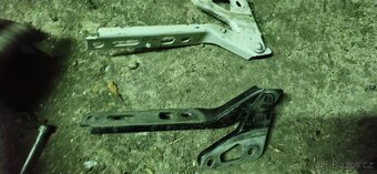 Panty kapoty Audi Q7 4L - 2