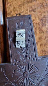 Ježíš na dřevěném kříži - 2