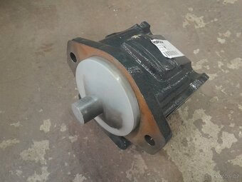 HORSCH Leeb PT 350 Čerpadlo zubové pracovní 002 804 16 - 2