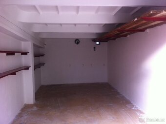 Pronájem garáže v Praze 4 Podolí - 2