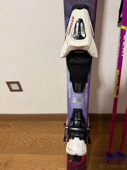 Týden jeté lyže značky Atomic 110 cm plus hůlky Leki - 2