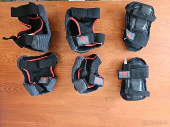 SKATEBOARD, BRUSLE - CHRÁNIČE KLOUBŮ - 2