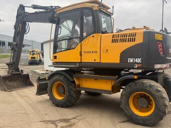 Kolový bagr Volvo EW140C - 2