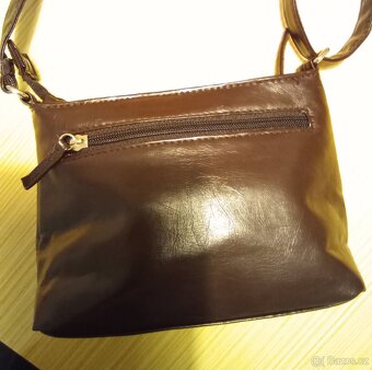Hnědá kožená kabelka - 2