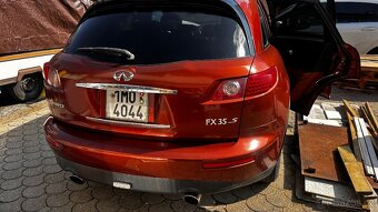 Infiniti FX35 4x4 Rezervace - 2
