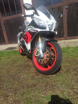 Aprilia RSV4 APRC - 2