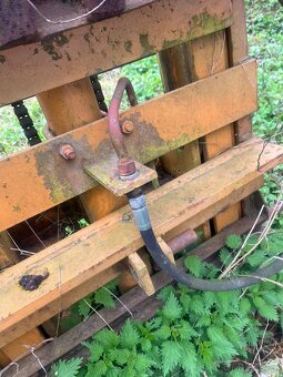 Prodej paletizačních vidlí na traktor - 2
