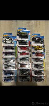 Nove hotwheels 40,-/ks - 2