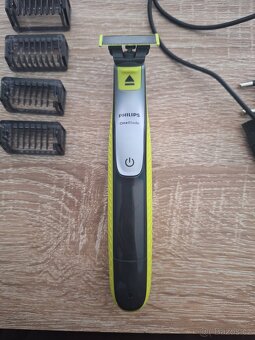 Holící strojek/zastřihávač Philips One Blade 2530 - 2
