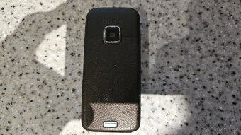 Nokia E65, volná na všechny operátory. - 2