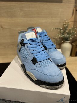 Air Jordan 4 Retro University Blue - 2