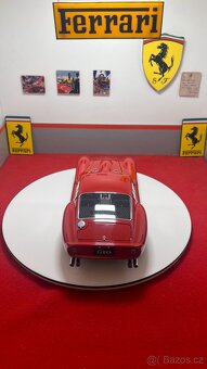 Ferrari 250 GTO 1:18 Kyosho - 2