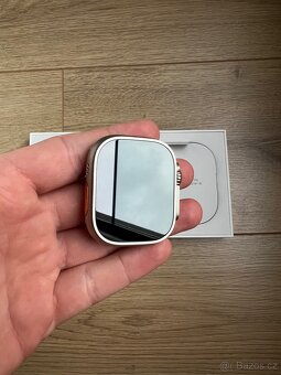 Apple Watch Ultra 2 s modrým oceánským řemínkem - 2