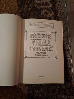 Příšerně velká kniha kvízů - Nick Arnold. - 2