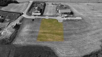 Lukrativní stavební pozemek s výhledem, 1 400m2, zasíťovaný, - 2