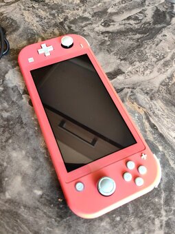 Nintendo Switch lite + pouzdro - 2