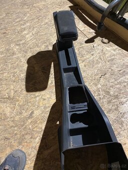 Peugeot 308 sw středový panel s opěrkou - 2