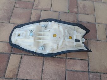 Sedlo Kawasaki ER 6N - 2