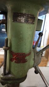 Stojanová vrtačka V23AD - 2