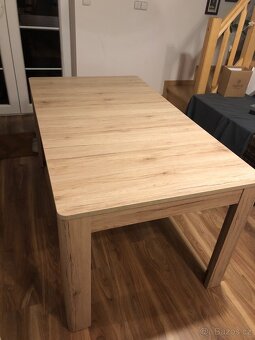 Jídelní stůl - 2