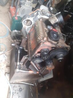 Motor Slávia rozebraný - 2