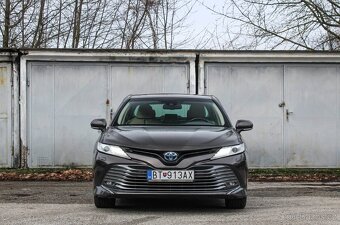 Toyota Camry 2.5 Hybrid Executive e-CVT - 2