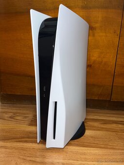 PS5 s mechanikou, 2 hry, 2 ovladače - 2