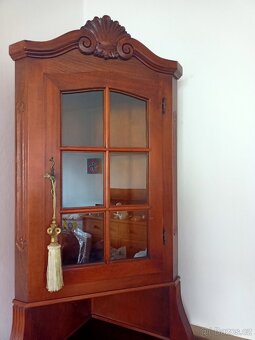 Rohová skříňka - 2