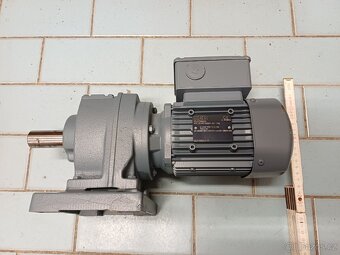 Nový elektromotor s převodovkou - 2
