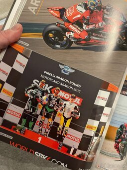 Kniha - 2016 World Motorcycle Championships - 2
