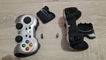 2x Logitech Wireless F710 GamePad - 2