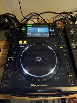 Pioneer CDJ 2000 - 2