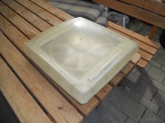 Střešní okno do karavanu s ventilátorem - 2