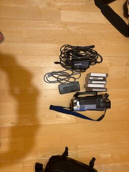 Sony DCR-TRV250E - 2