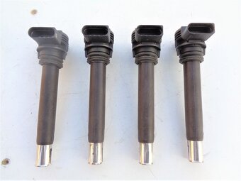Škoda VW Audi Seat 1.8TSI 2.0TSI zapalovací cívka 06H905115A - 2