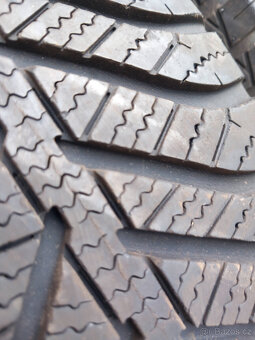 ŠKODA OCTAVIA II, AŽ IV CELOROČNÍ KOLA 195/65R15 GOODYEAR - 2