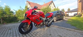 Honda VTR 1000F - 2
