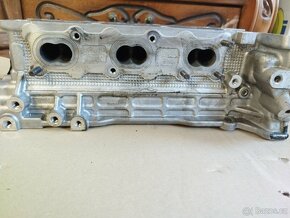 Hlava motoru 90352085F - 2