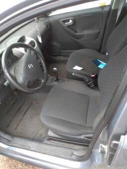 Opel Corsa C 1,2i - náhradní díly - 2