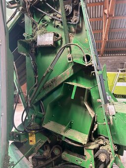 Lis na kulaté balíky John Deere 590 - 2